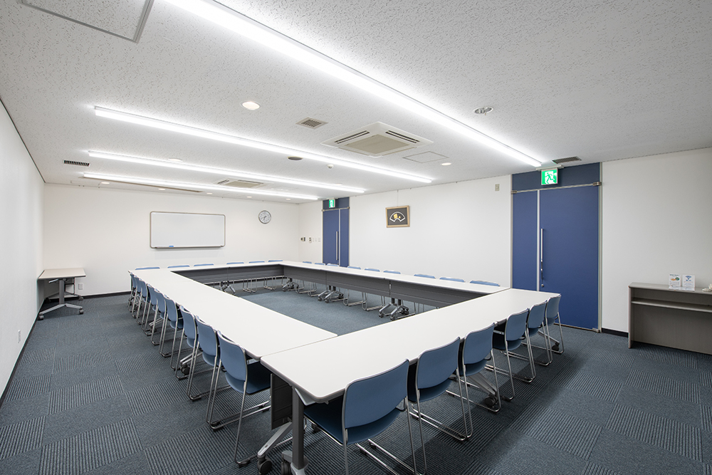 写真：101号室ロの字形式