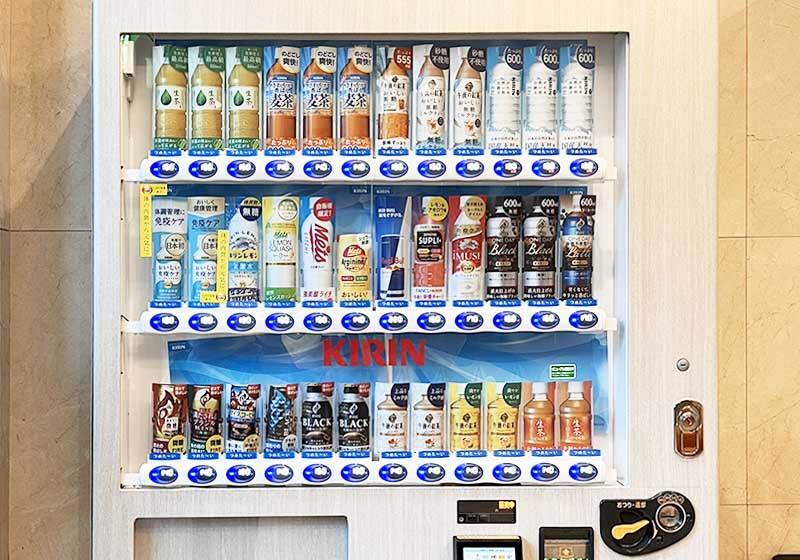 写真：1F自動販売機