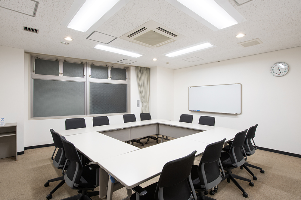 写真：202号室ロの字形式