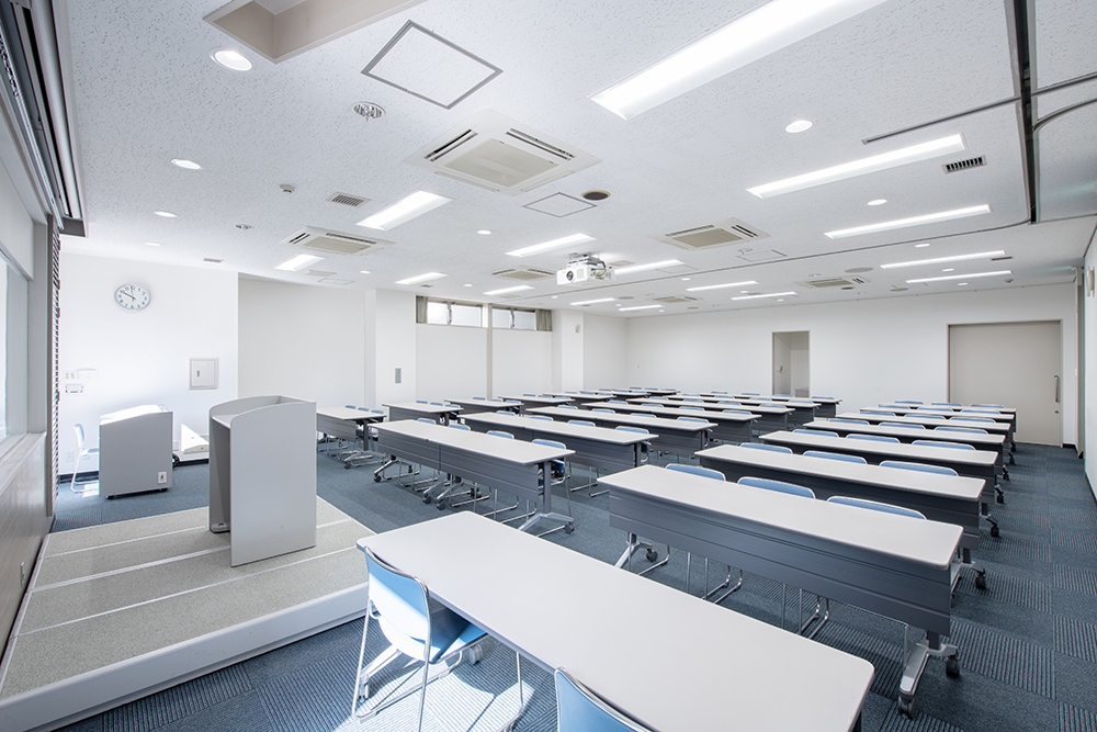 写真：501ABスクール形式前方から