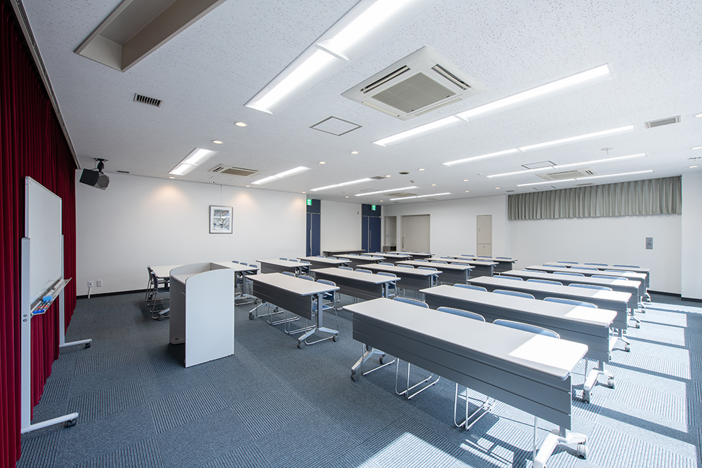 写真：601号室スクール形式前方から