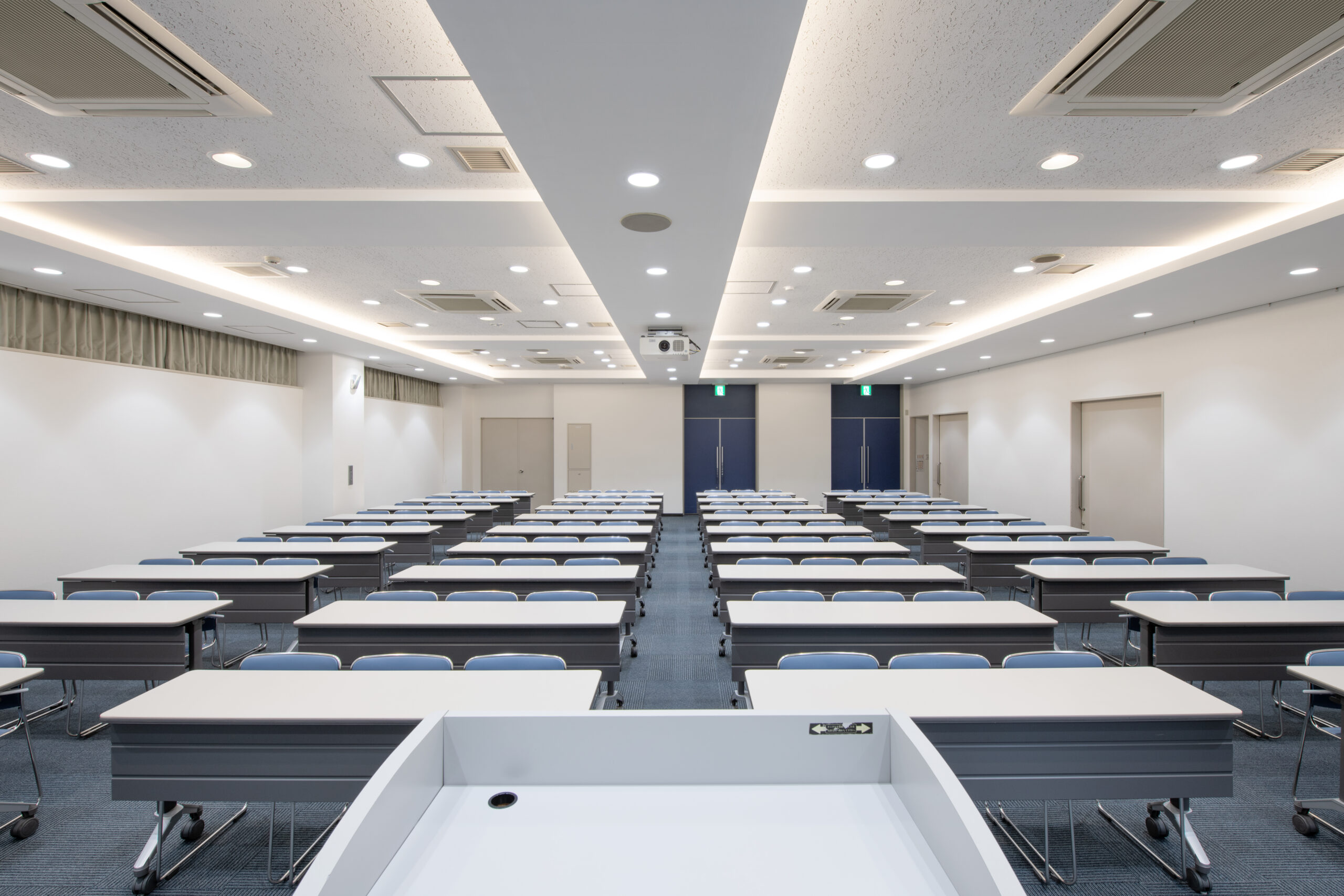 名古屋駅前で貸し会議室を探している方へ ― 安保ホールの特長とは